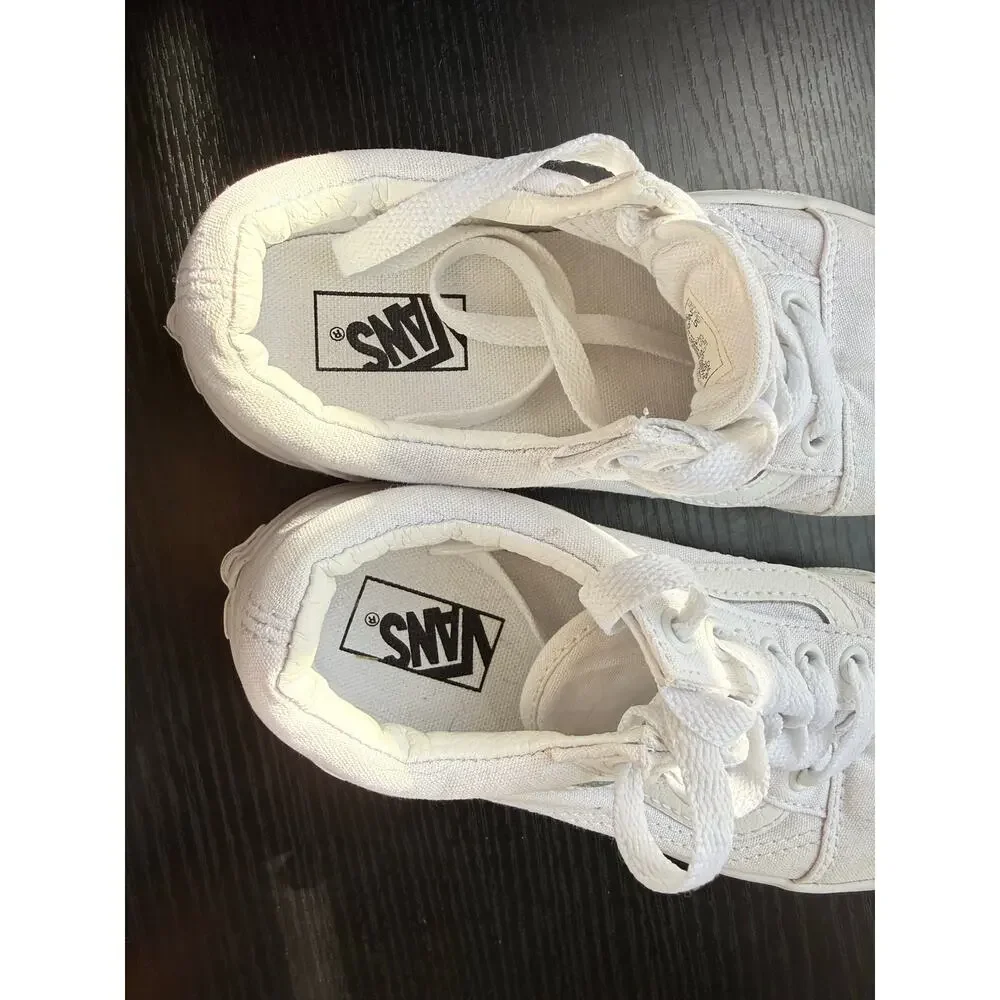Vans Old Skool Triple White Low Top Sneakers Youth 2.5 Clean Classic Streetwear